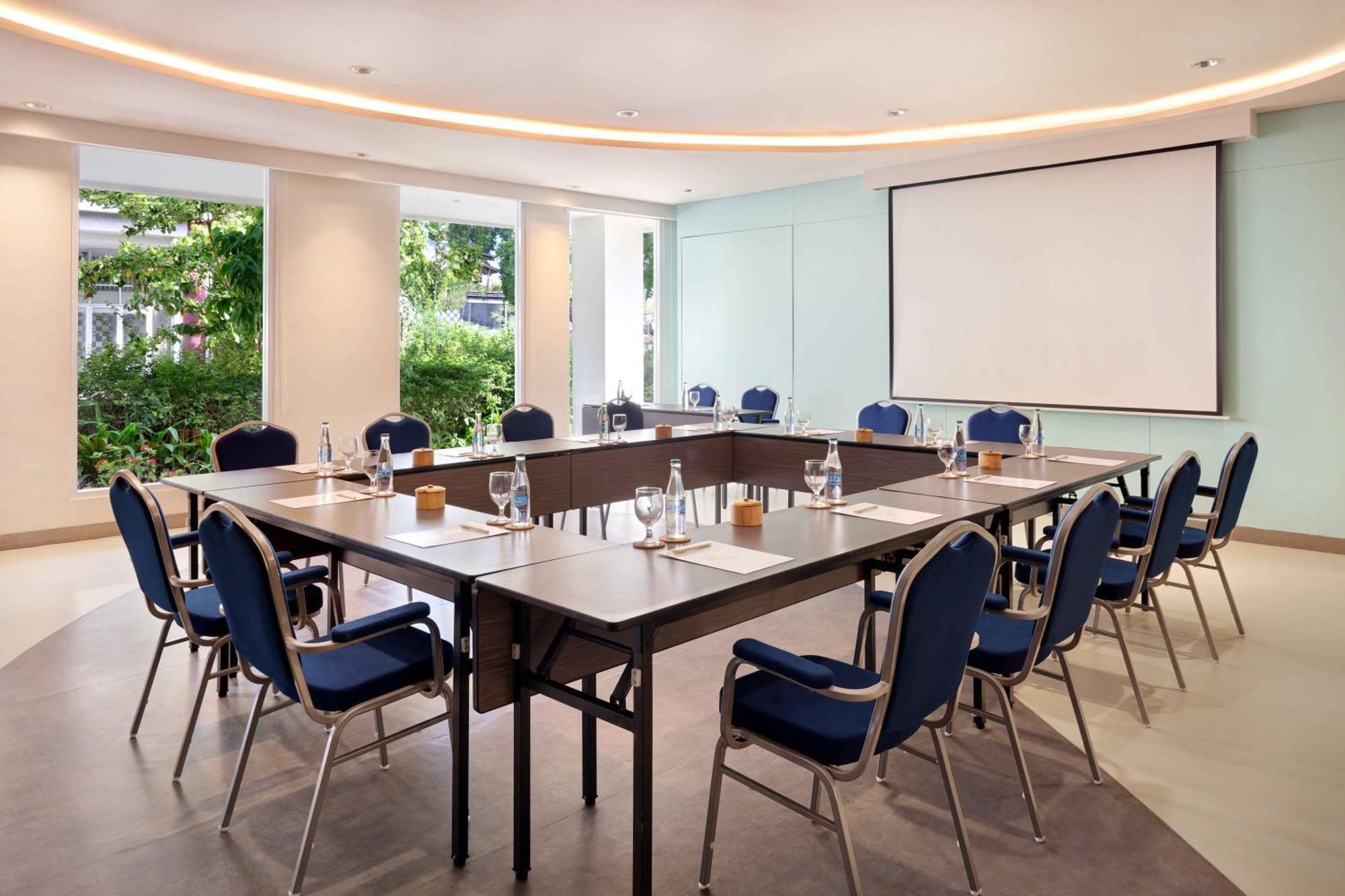 Grand Mercure Bali Seminyak Exterior photo Meeting room
