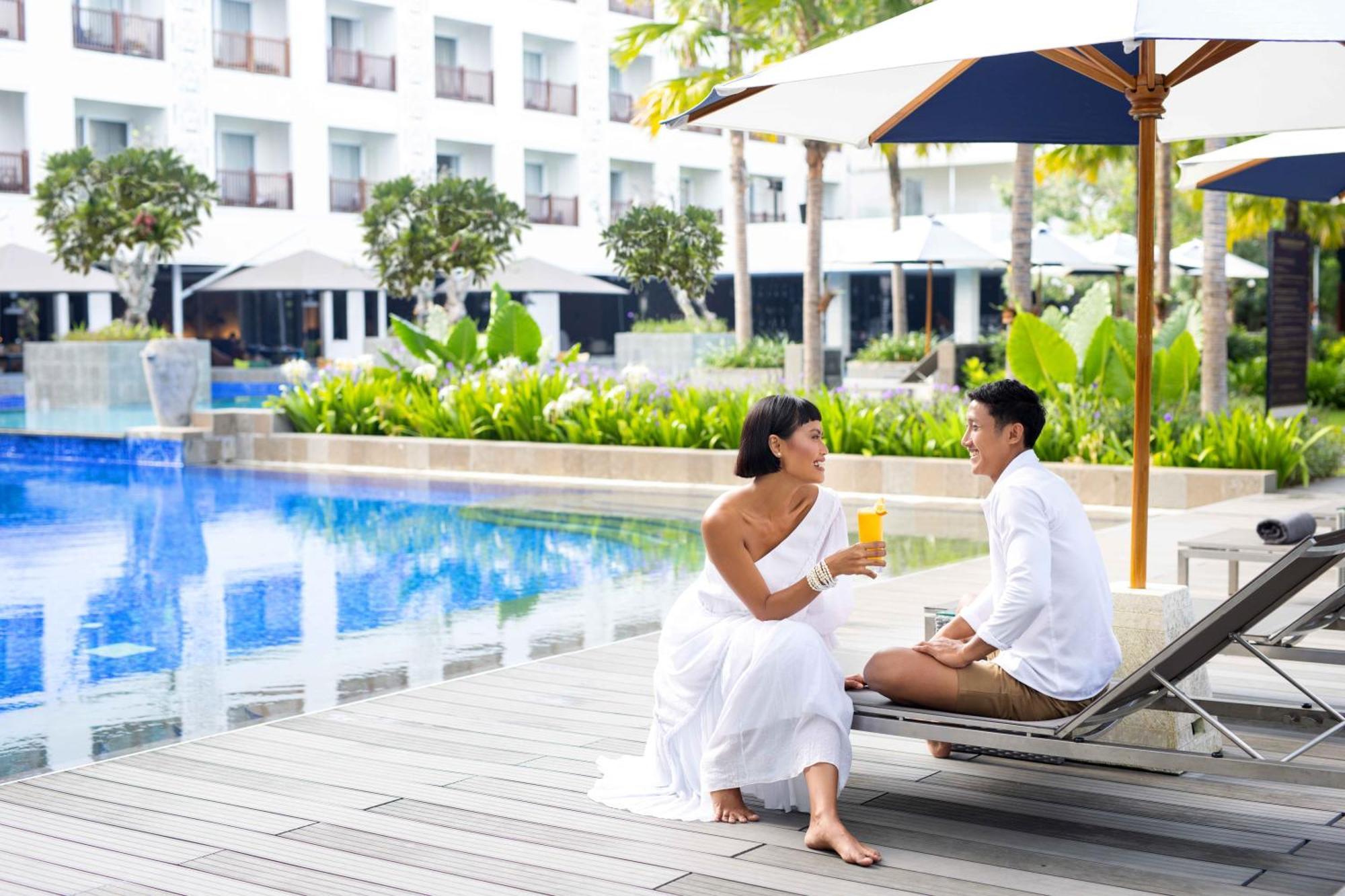 Grand Mercure Bali Seminyak Exterior photo The pool at the hotel