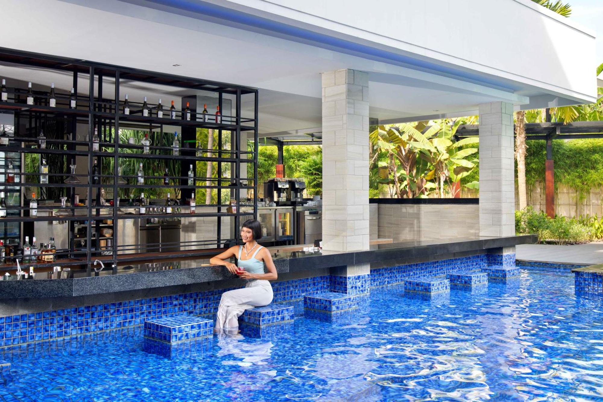 Grand Mercure Bali Seminyak Exterior photo The WET pool bar