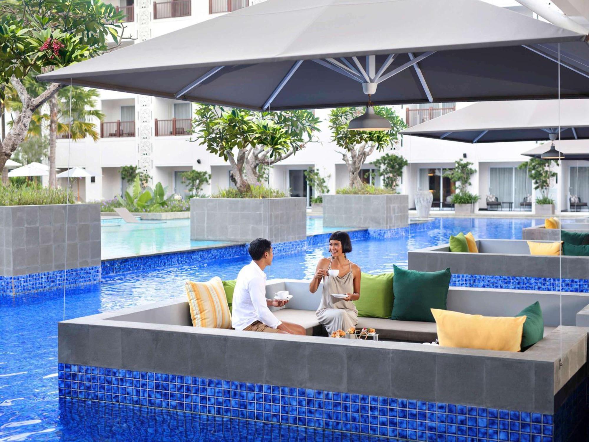 Grand Mercure Bali Seminyak Exterior photo The swimming pool at the hotel