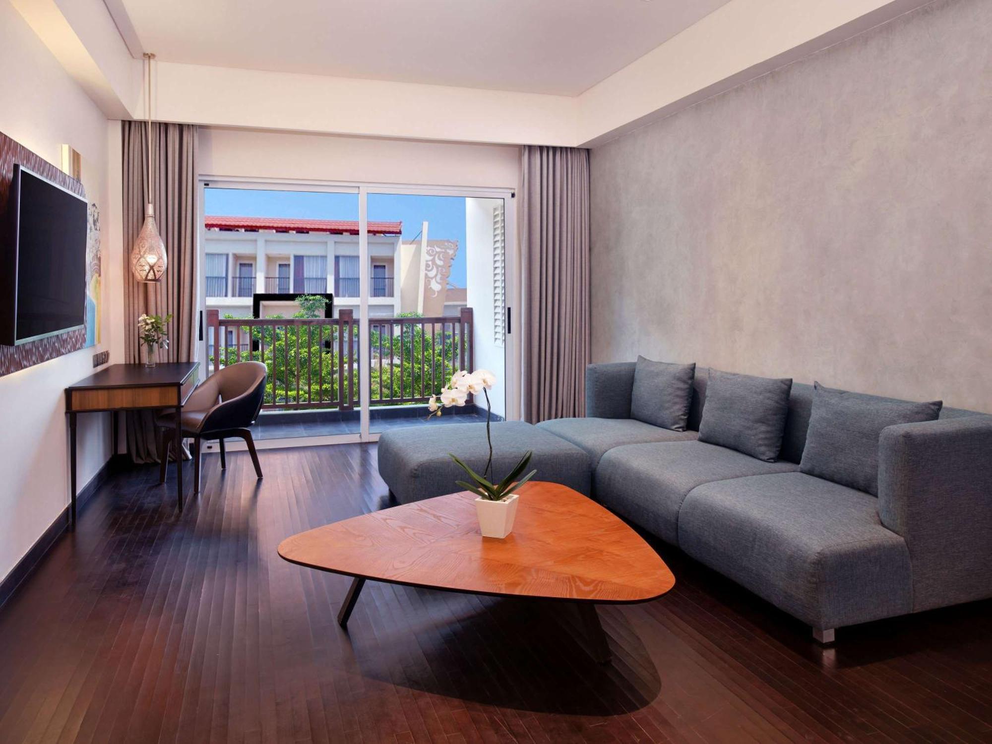Grand Mercure Bali Seminyak Exterior photo A living room at the hotel